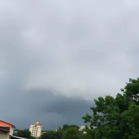dia de céu nublado